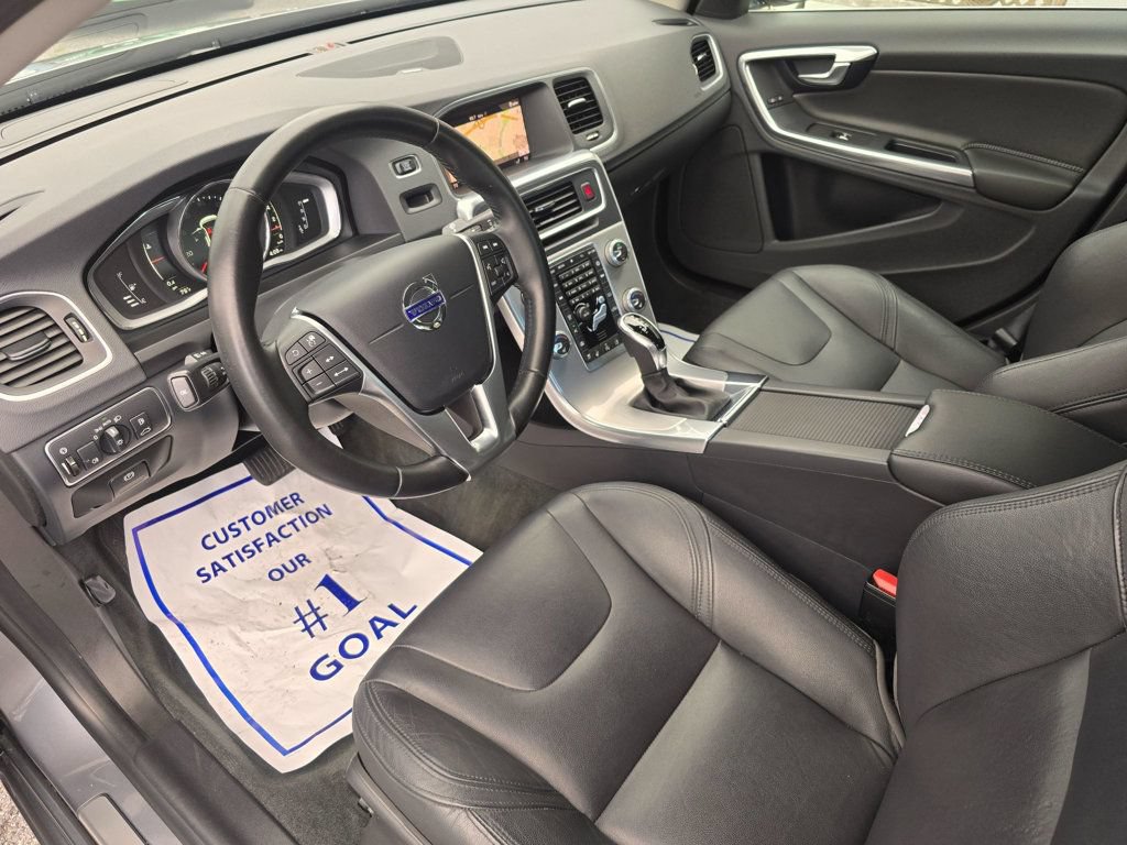 Used 2018 Volvo S60 T5 Inscription Platinum w/ Climate Package FWD image 9