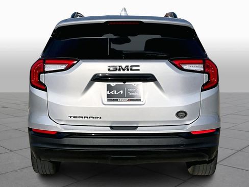 Used 2022 GMC Terrain SLE w/ Driver Convenience Package image 5