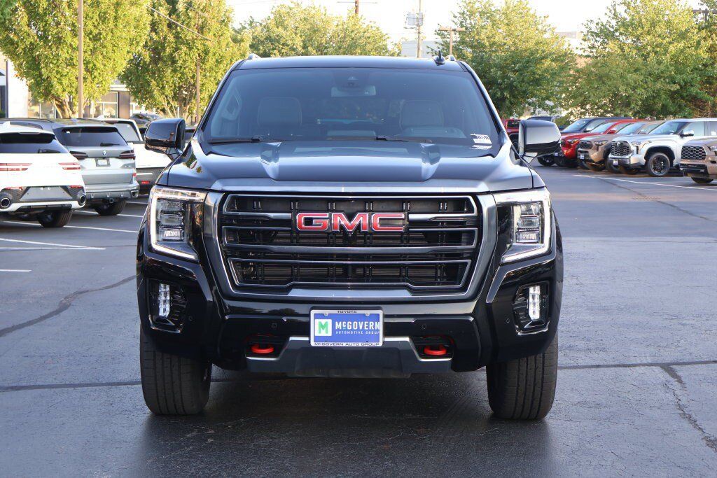 Used 2023 GMC Yukon XL AT4 w/ AT4 Premium Package AWD/4WD image 12