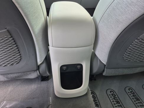 Certified 2024 Hyundai Ioniq 5 Limited AWD/4WD image 15
