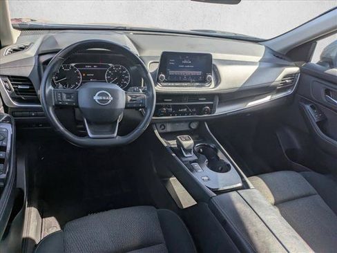 Used 2025 Nissan Rogue SV FWD image 15