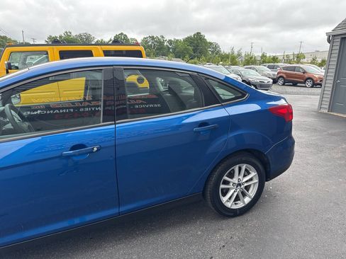 Used 2018 Ford Focus SE FWD image 5