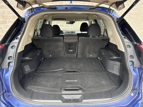 Used 2019 Nissan Rogue SV w/ Premium Package AWD/4WD image 32