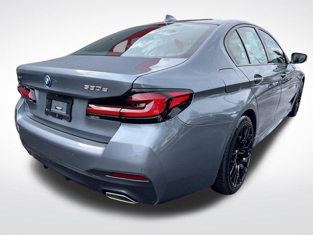 Used 2022 BMW 530e xDrive w/ Premium Package AWD/4WD image 10