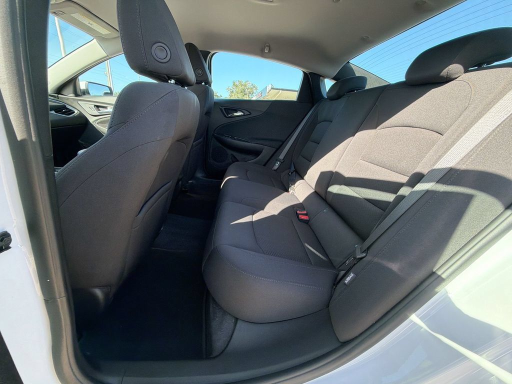 Used 2022 Chevrolet Malibu RS FWD image 15
