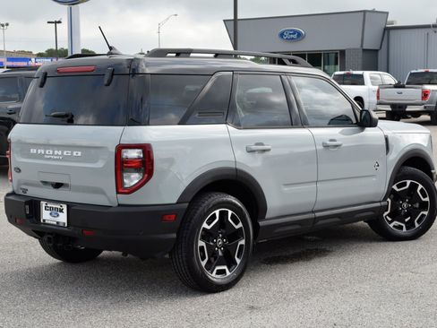 Used 2022 Ford Bronco Sport Outer Banks w/ Tech Package AWD/4WD image 6