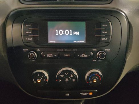 Used 2016 Kia Soul + FWD image 25