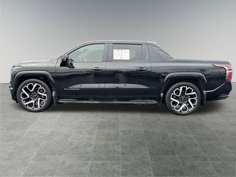 Used 2024 Chevrolet Silverado EV RST image 2