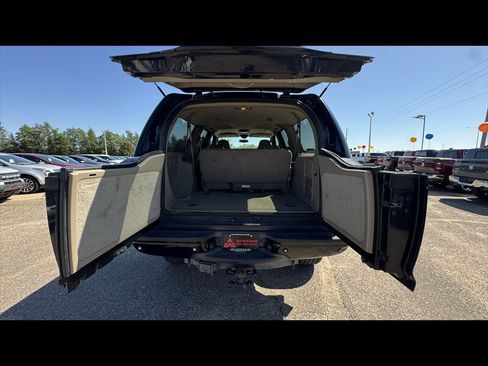 Used 2005 Ford Excursion Limited AWD/4WD image 30