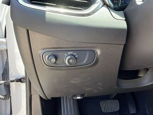 Used 2024 Chevrolet Equinox LT AWD/4WD image 25