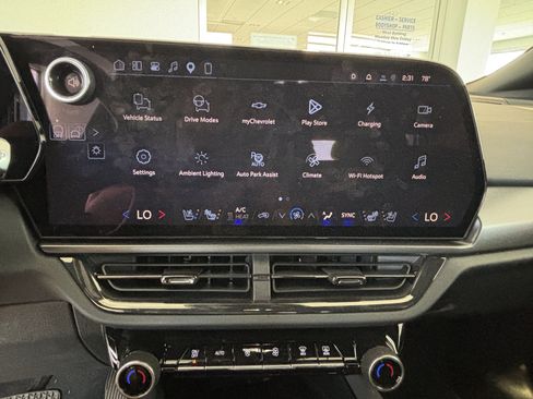 Used 2025 Chevrolet Equinox EV RS w/ Active Safety Package 3 FWD image 14