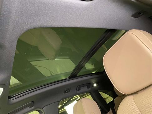 New 2026 Porsche Macan image 18