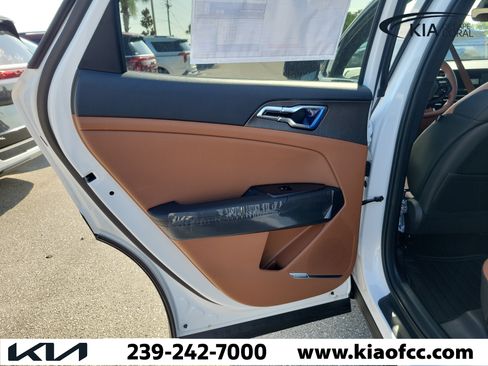 New 2026 Kia Sportage X-Line w/ X-Line Technology Package AWD/4WD image 15
