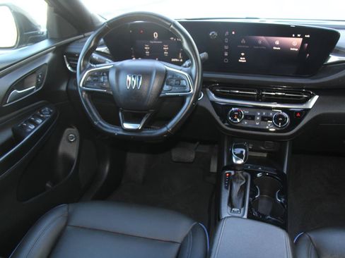 Used 2024 Buick Envista Sport Touring w/ Convenience I Package FWD image 9