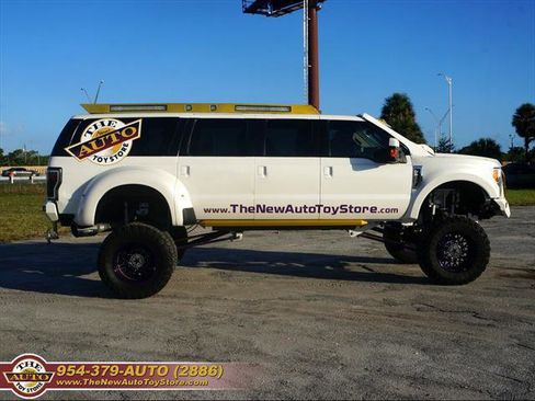 Used 2002 Ford Excursion Limited image 9