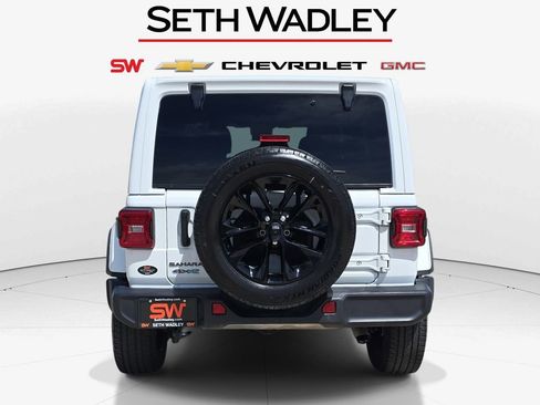 Used 2025 Jeep Wrangler Unlimited Sahara image 6