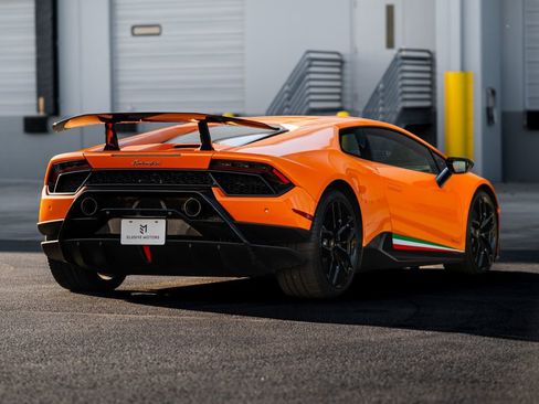 Used 2018 Lamborghini Huracan Performante image 15