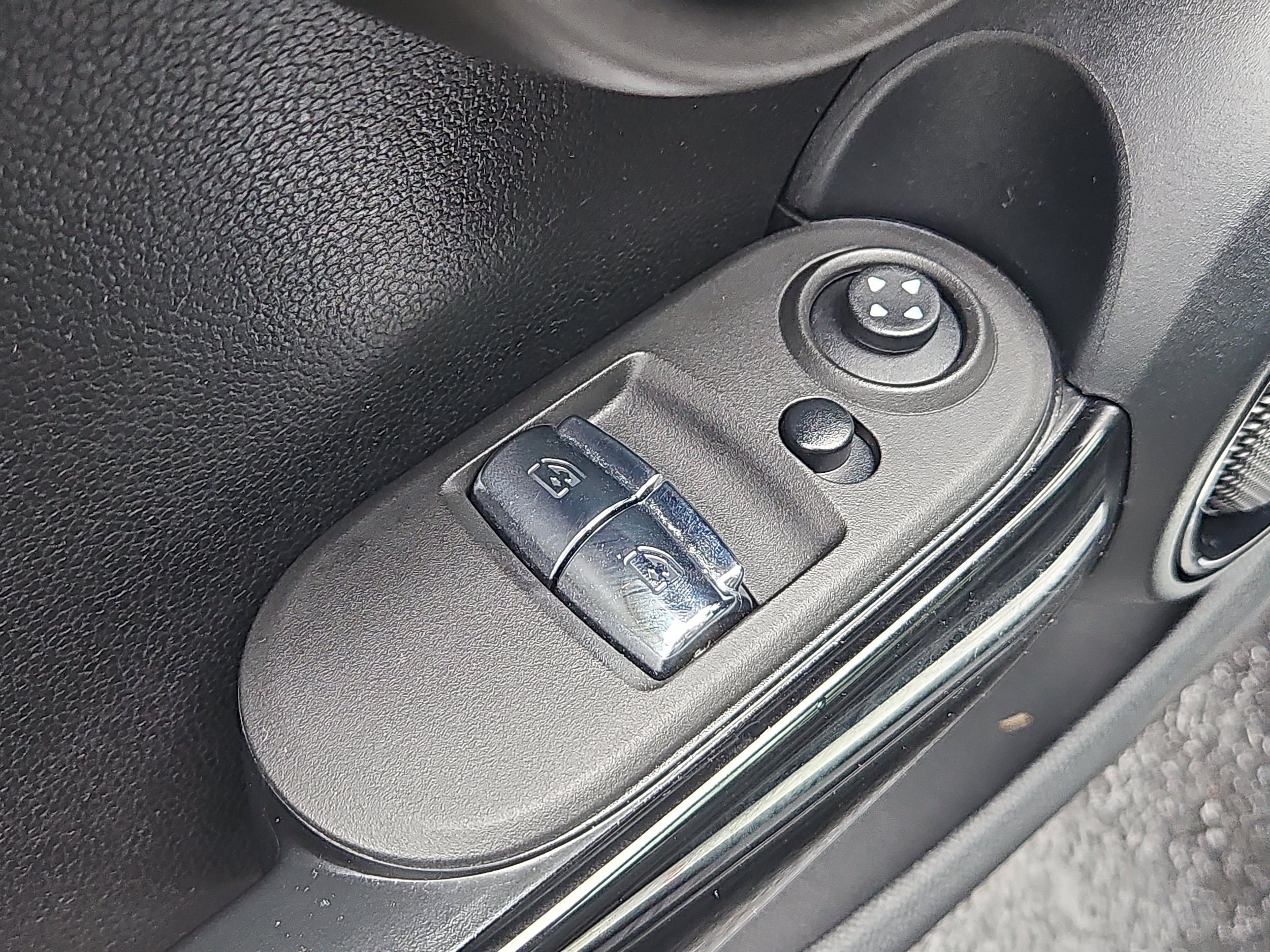 Used 2023 MINI Cooper S FWD image 18