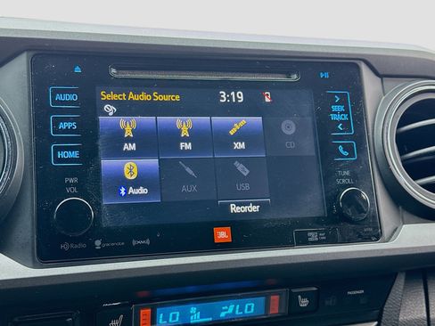 Used 2016 Toyota Tacoma TRD Sport image 11