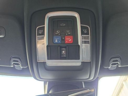 Used 2019 RAM 1500 Laramie AWD/4WD image 31