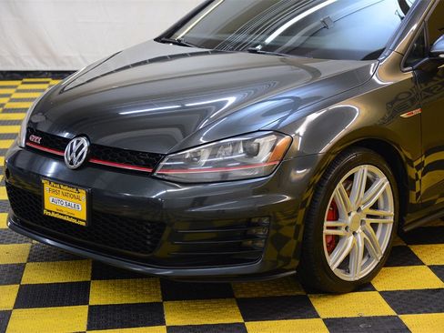 Used 2017 Volkswagen GTI SE image 5