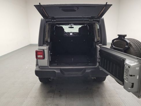 Used 2019 Jeep Wrangler Unlimited Sport image 29