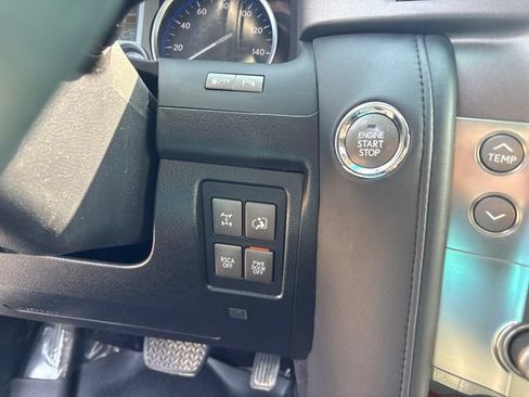 Used 2011 Lexus LX 570 4WD image 20
