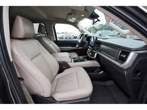 Certified 2024 Ford Expedition XLT RWD image 28