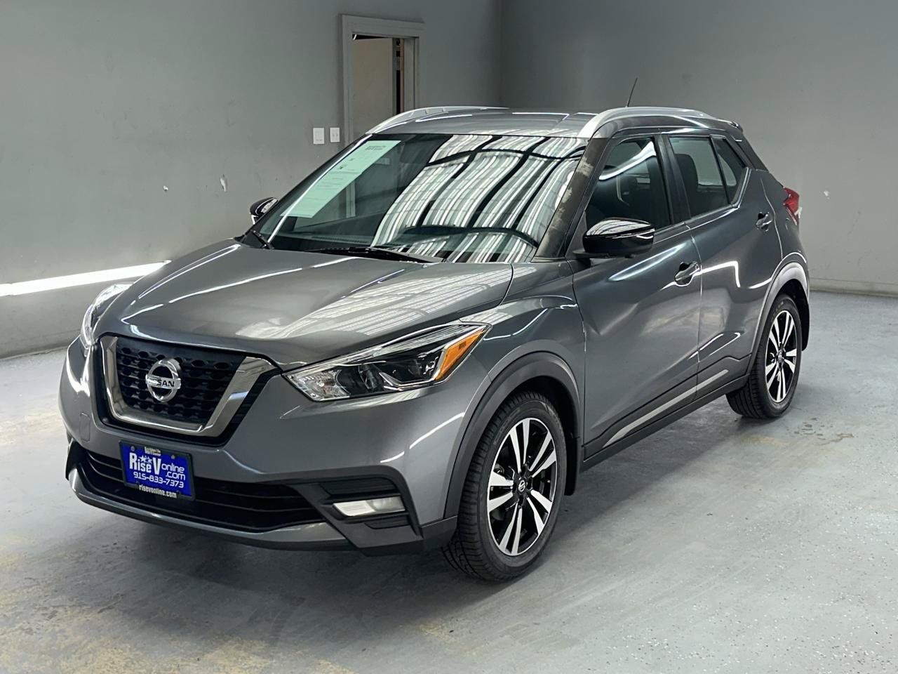 Used 2020 Nissan Kicks SR w/ SR Premium Package FWD image 3