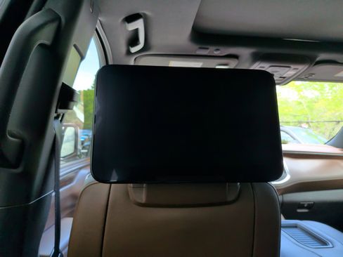 Used 2021 Chevrolet Tahoe High Country w/ Premium Package image 36