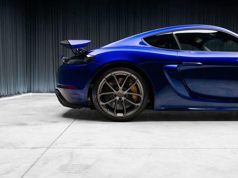 Used 2021 Porsche 718 Cayman GT4 RWD image 26