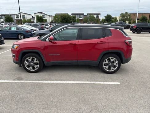 Used 2018 Jeep Compass Limited w/ Navigation Group FWD image 2
