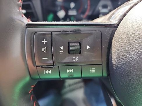 Certified 2025 Nissan Kicks SR image 18