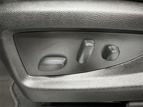 Used 2019 GMC Yukon XL SLT w/ HD Trailering Package image 12