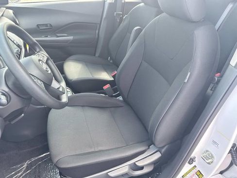 New 2025 Nissan Kicks Play S image 22
