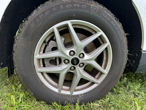 Certified 2023 Ford Edge SEL image 17