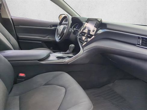 Used 2022 Toyota Camry LE image 23