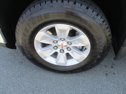 Used 2024 GMC Sierra 1500 Pro w/ Pro Value Package AWD/4WD image 9