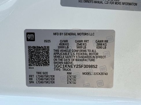 Used 2025 Chevrolet Silverado 2500 LT w/ Convenience Package image 33