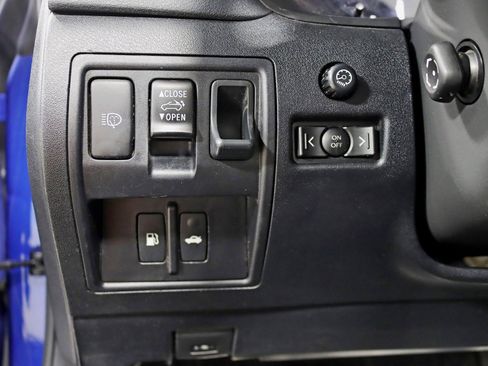 Used 2010 Lexus IS 350C RWD image 16