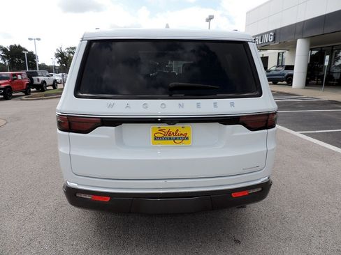 Used 2022 Jeep Wagoneer Series I w/ Premium Group I RWD image 6