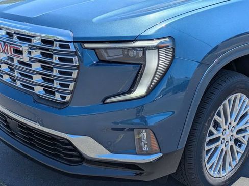 New 2026 GMC Acadia Denali w/ Super Cruise Package AWD/4WD image 9