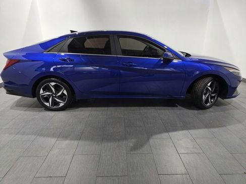 Used 2022 Hyundai Elantra SEL w/ Convenience + Premium Package image 6