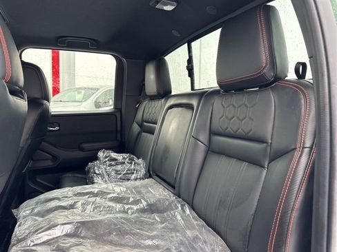 Used 2023 Nissan Frontier PRO-4X w/ Pro-4X Premium Package image 13