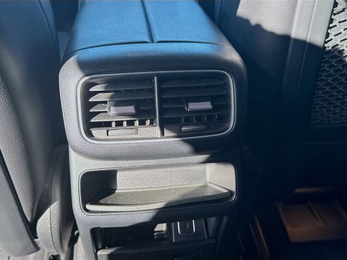 Used 2020 Mercedes-Benz GLE 450 4MATIC w/ Premium Package image 23