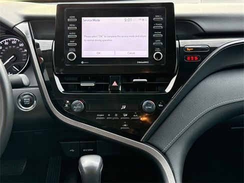 Used 2023 Toyota Camry SE image 14