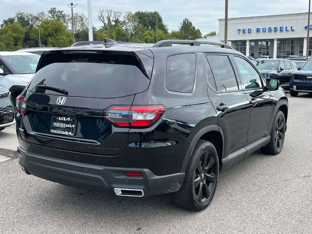 Used 2025 Honda Pilot Black Edition image 29