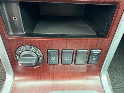 Used 2010 Nissan Pathfinder LE w/ Navigation Pkg AWD/4WD image 17