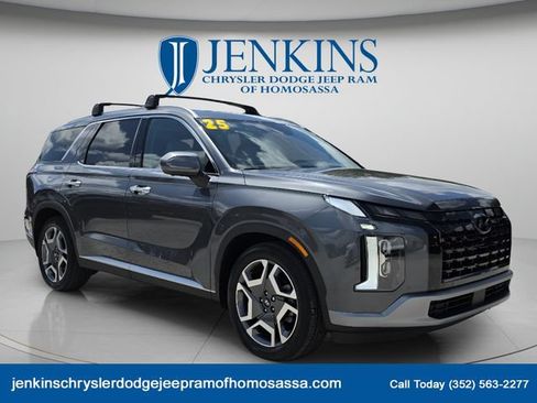 Used 2025 Hyundai Palisade SEL FWD image 1