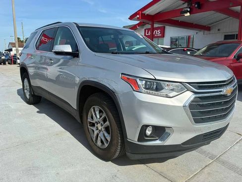 Used 2019 Chevrolet Traverse LT FWD image 2